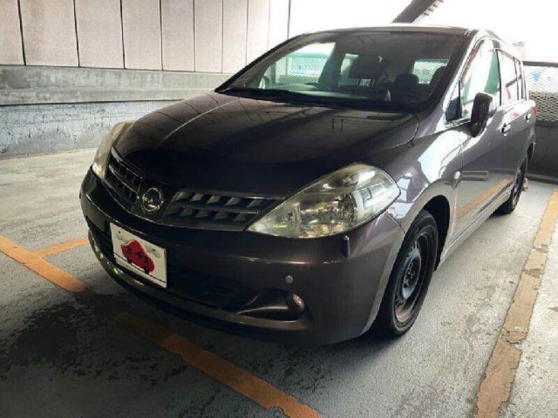 NISSAN TIIDA