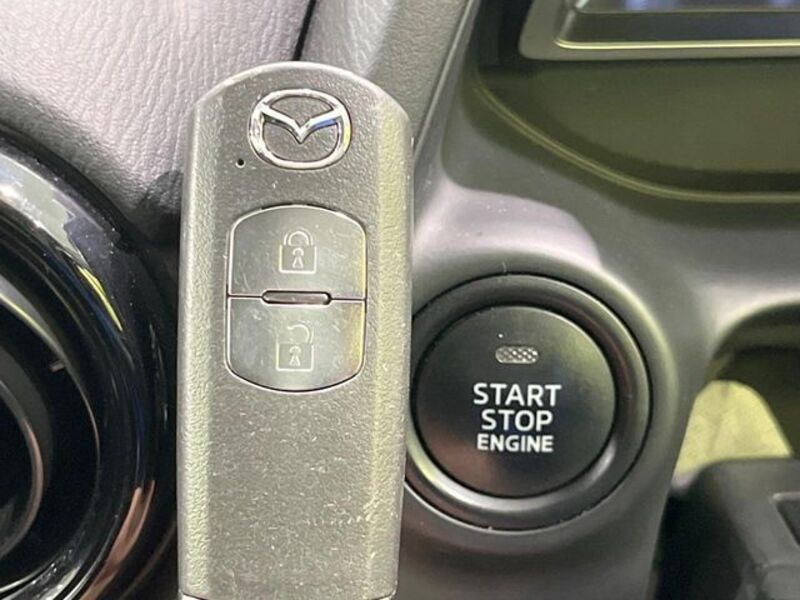 MAZDA2