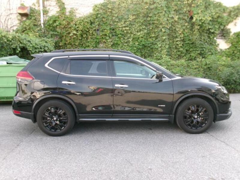 X-TRAIL