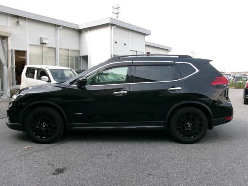 X-TRAIL