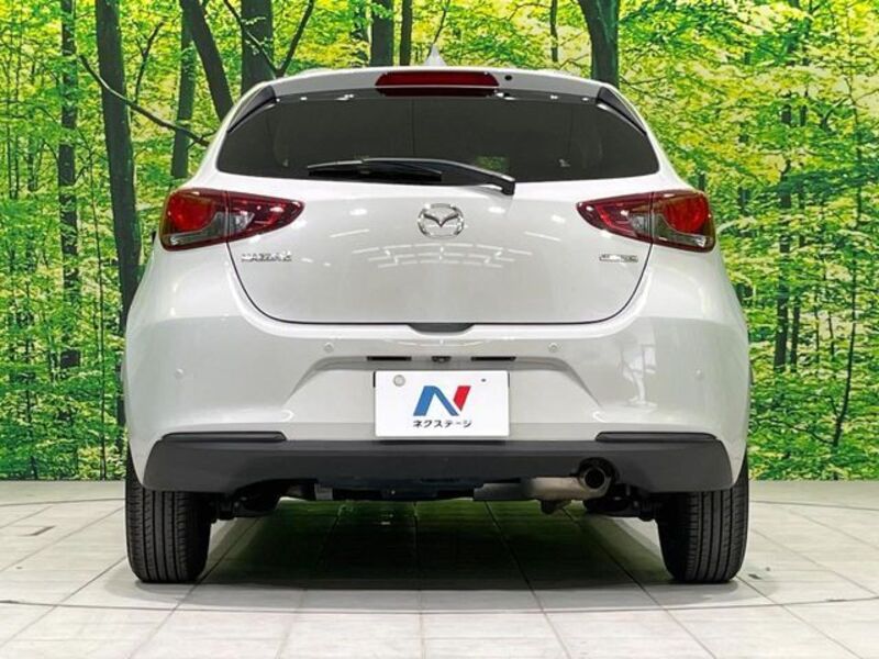 MAZDA2