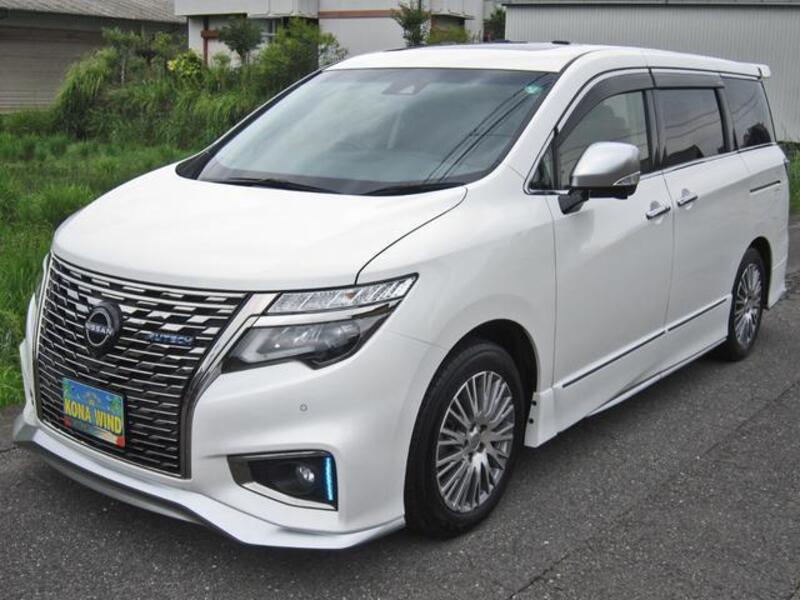 NISSAN ELGRAND