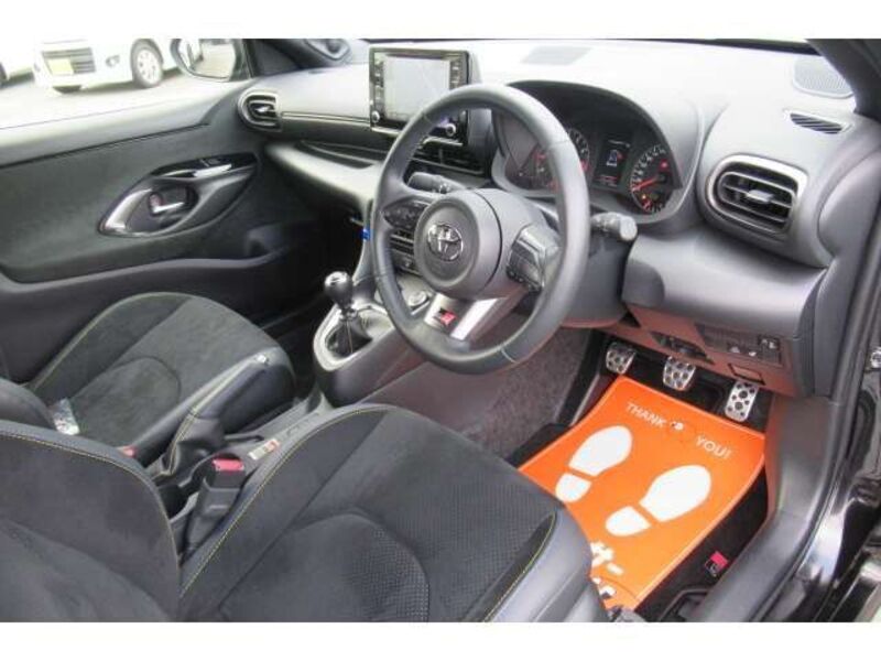 GR YARIS