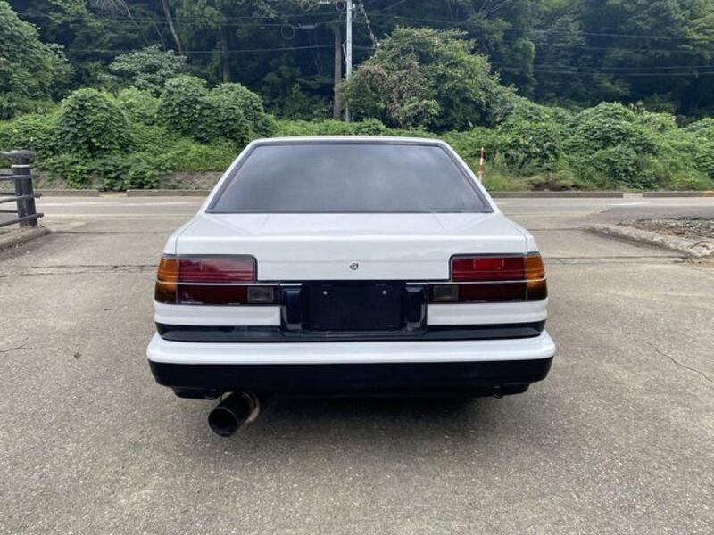 COROLLA LEVIN