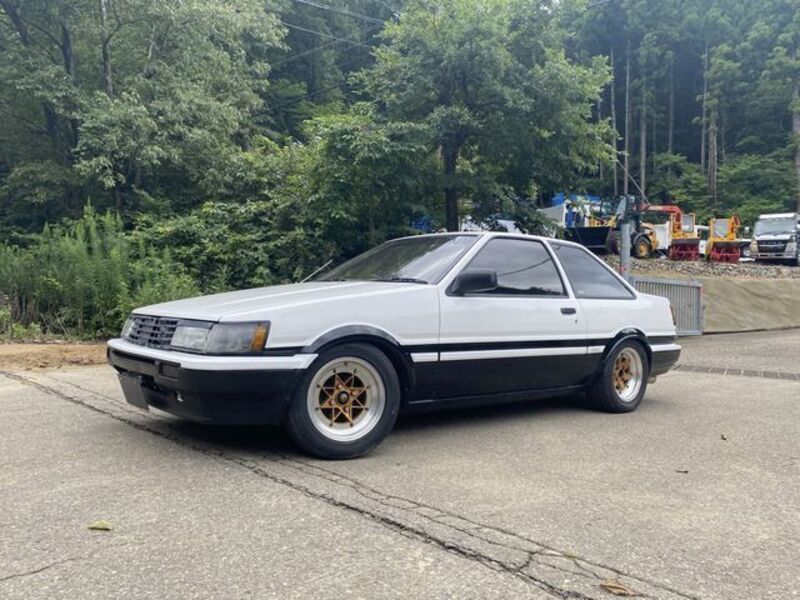COROLLA LEVIN