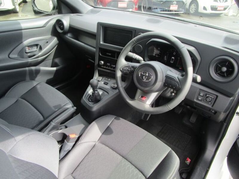 GR YARIS