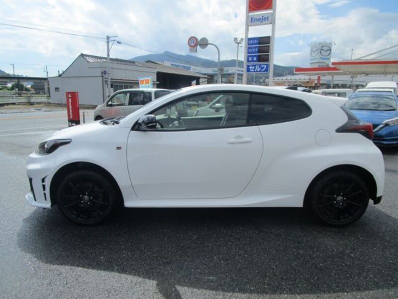 GR YARIS