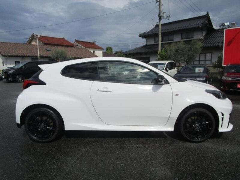 GR YARIS