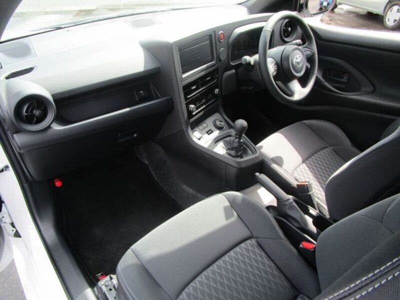 GR YARIS