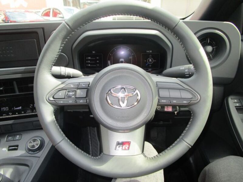 GR YARIS