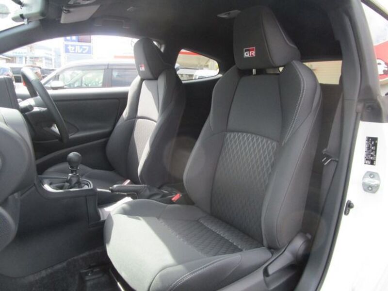 GR YARIS