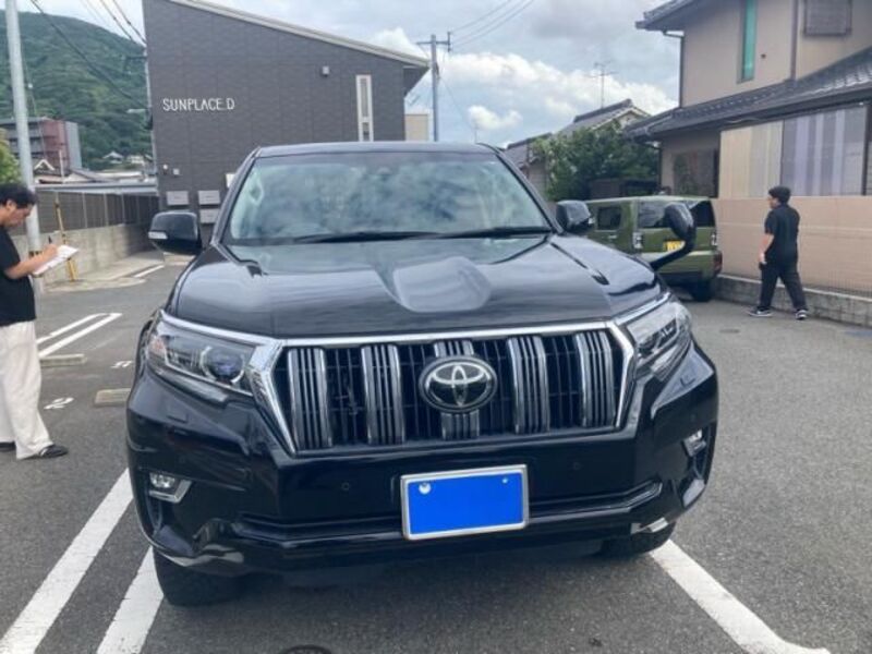 TOYOTA LAND CRUISER PRADO