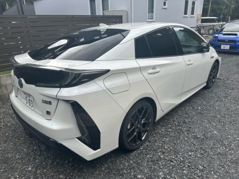 PRIUS PHV