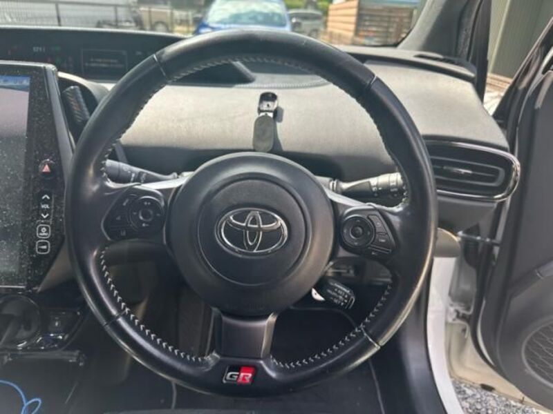 PRIUS PHV