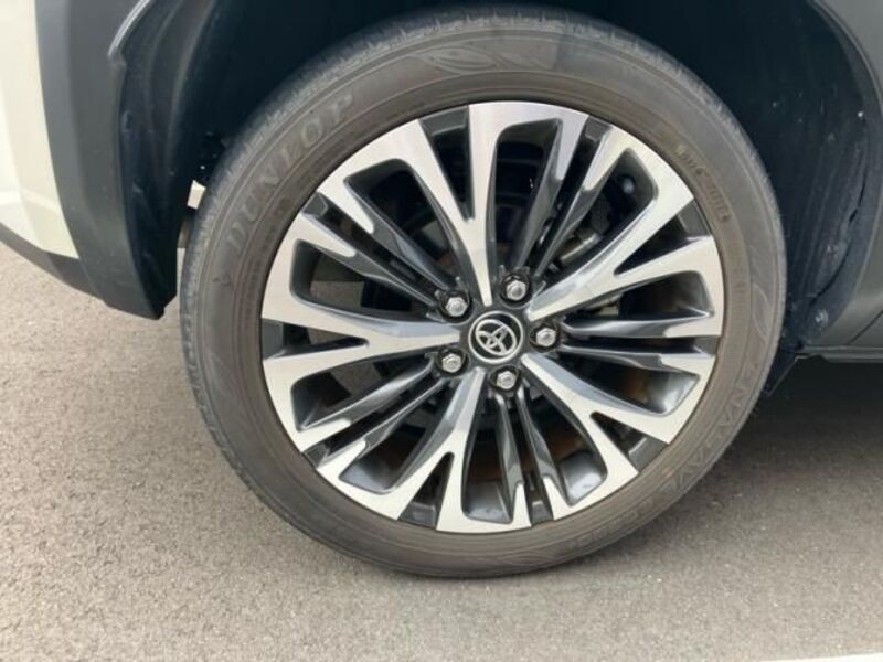 YARIS CROSS