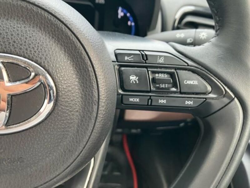 YARIS CROSS