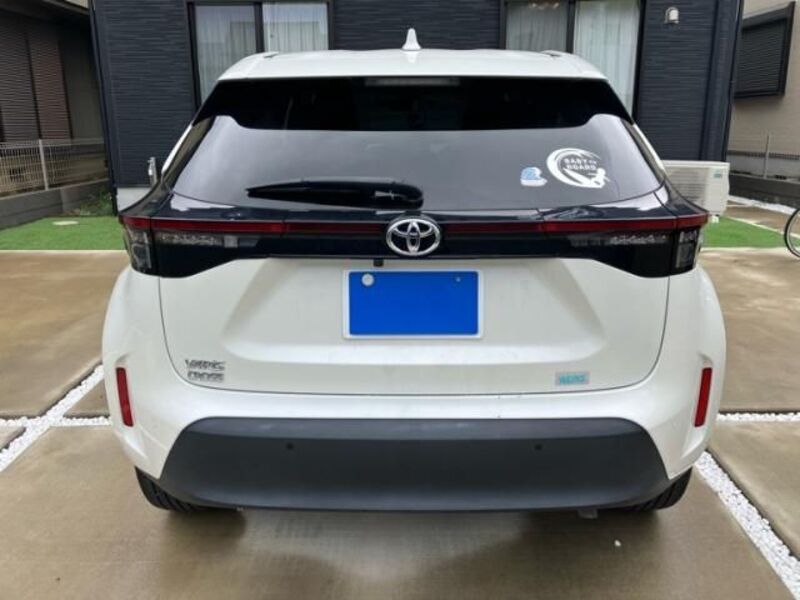 YARIS CROSS