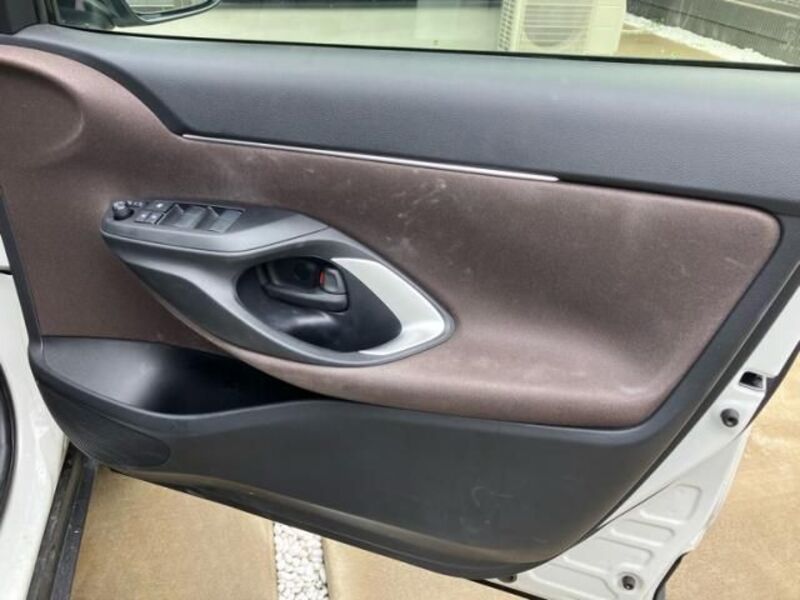 YARIS CROSS