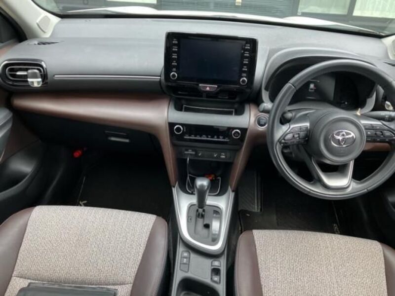 YARIS CROSS