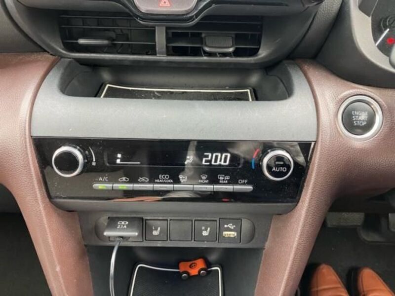 YARIS CROSS