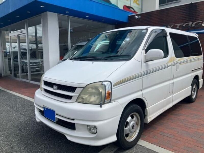 TOYOTA TOURING HIACE