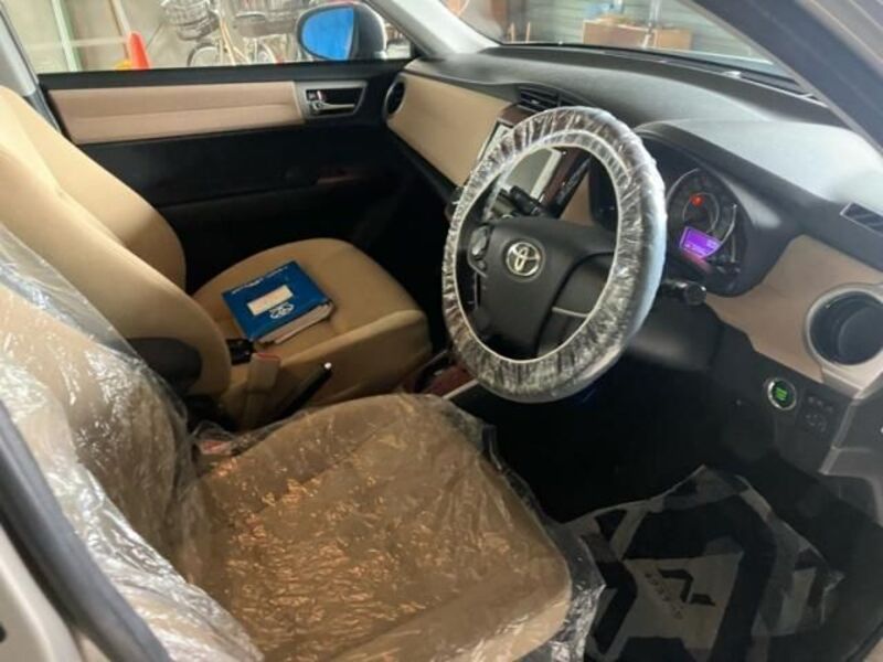 COROLLA AXIO