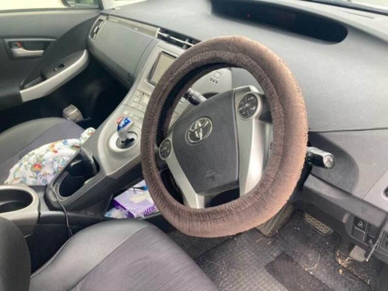 PRIUS PHV