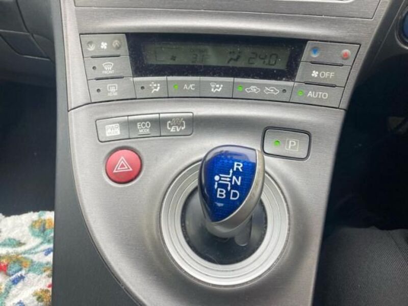 PRIUS PHV
