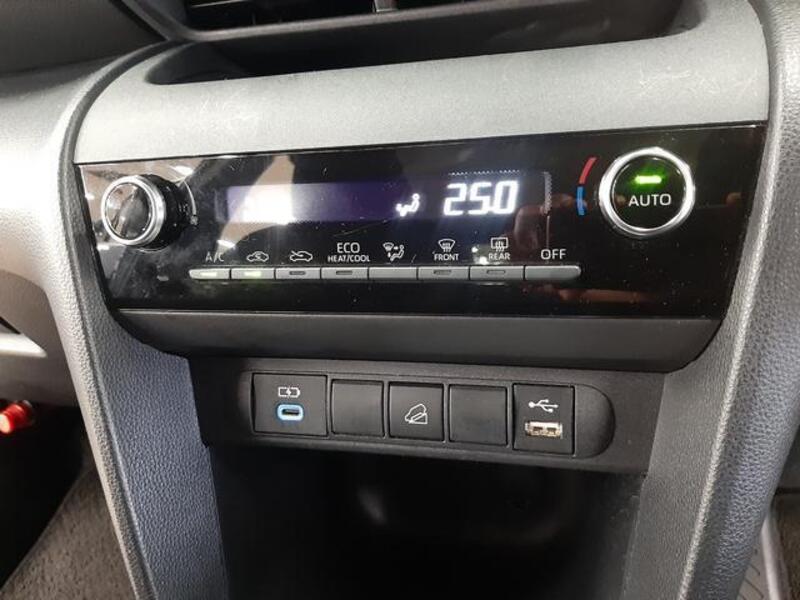 YARIS CROSS