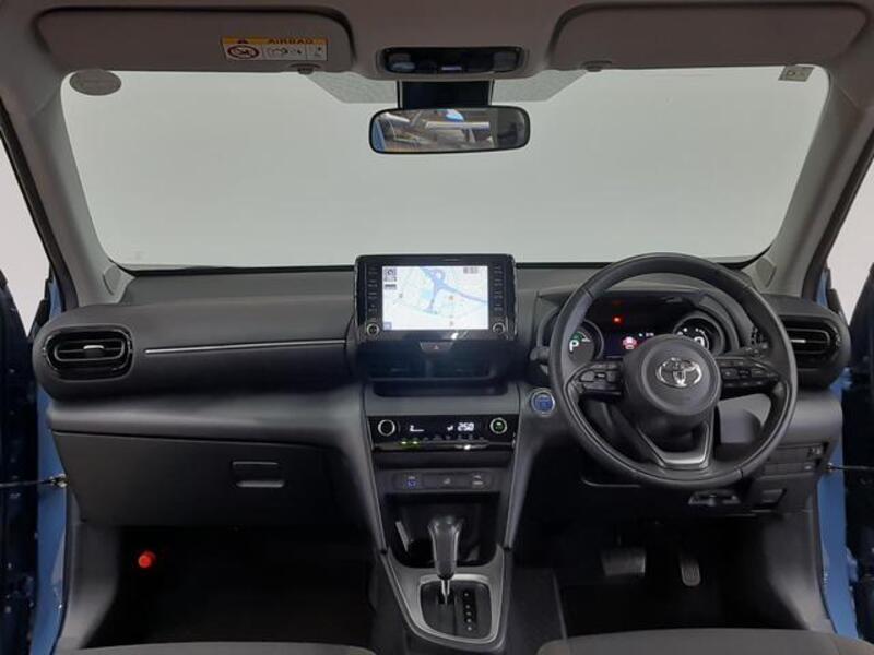 YARIS CROSS