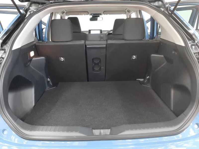 YARIS CROSS