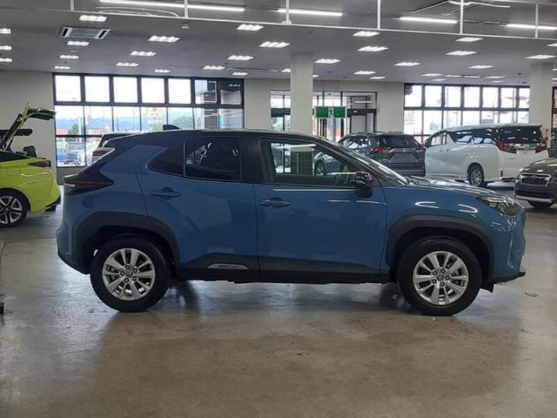 YARIS CROSS