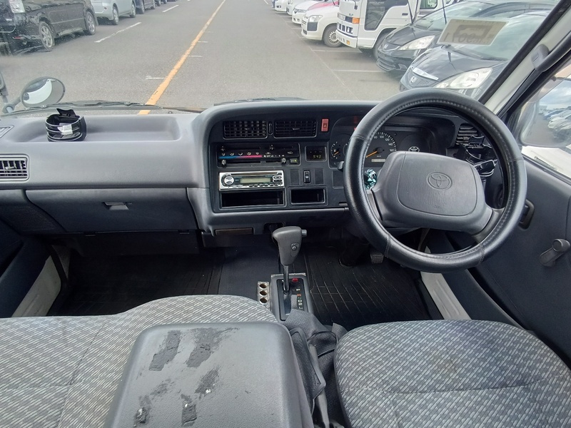 HIACE VAN