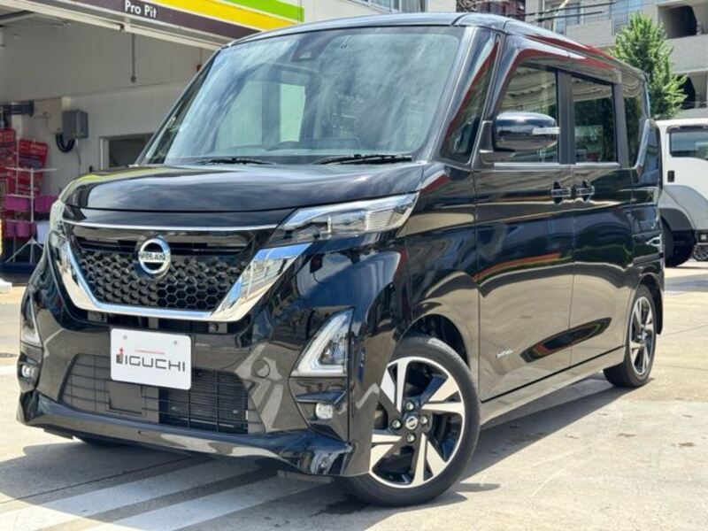 NISSAN ROOX