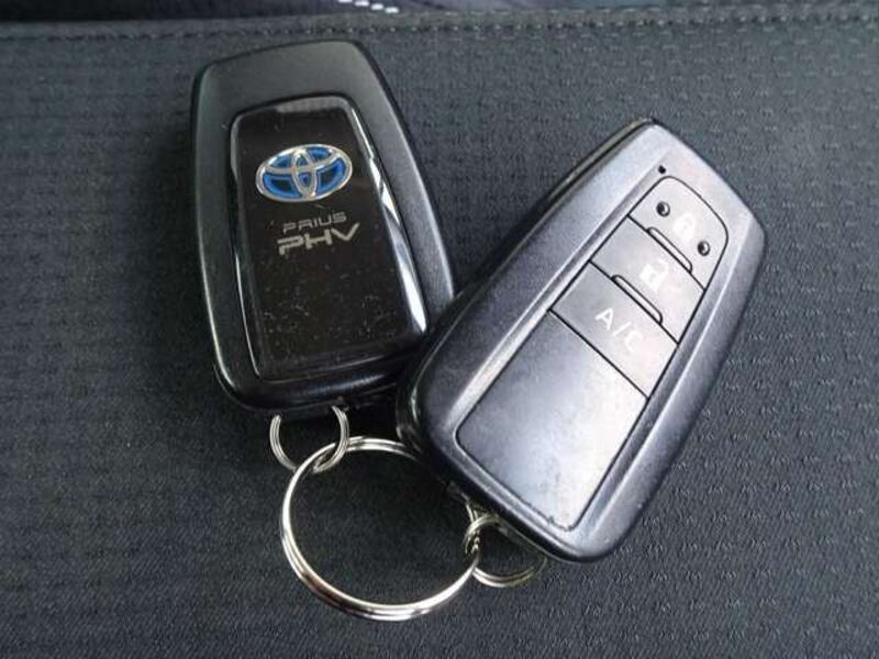 PRIUS PHV