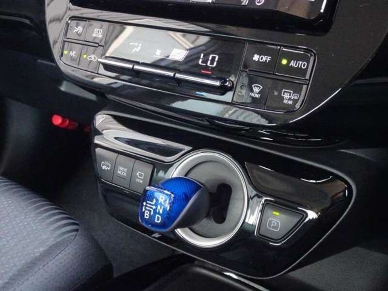 PRIUS PHV