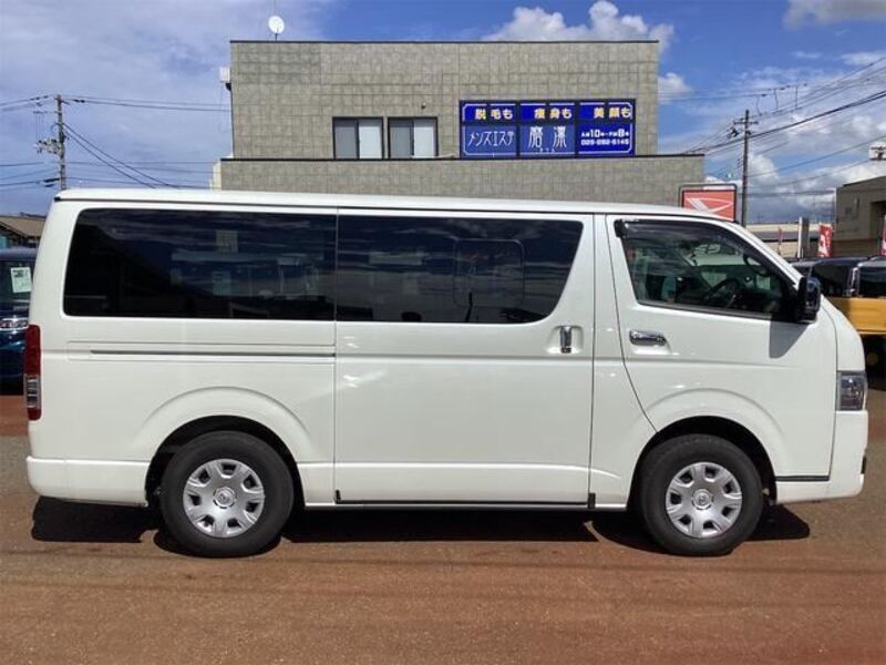 HIACE VAN