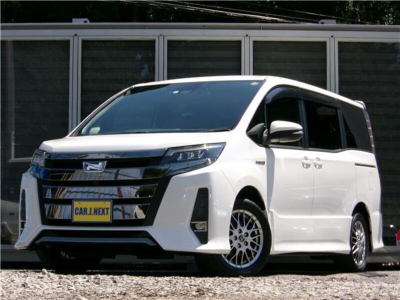 TOYOTA NOAH