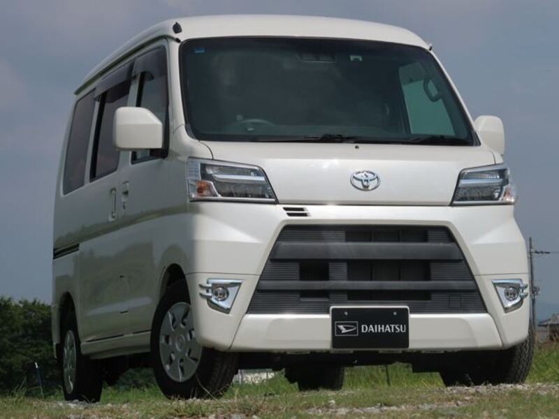 TOYOTA PIXIS VAN