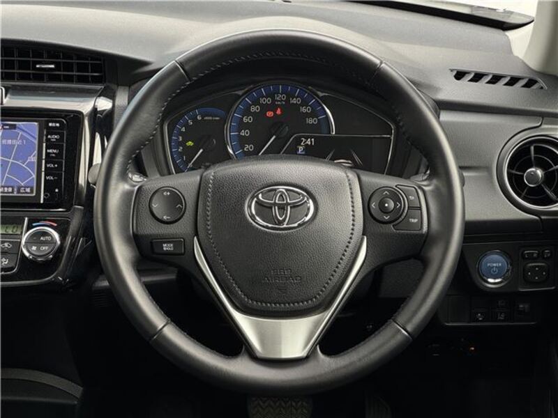 COROLLA AXIO