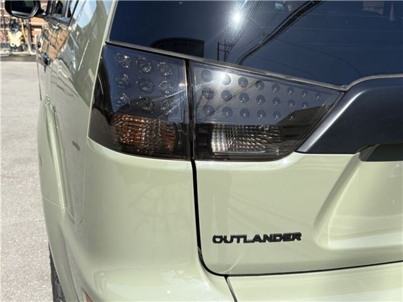 OUTLANDER