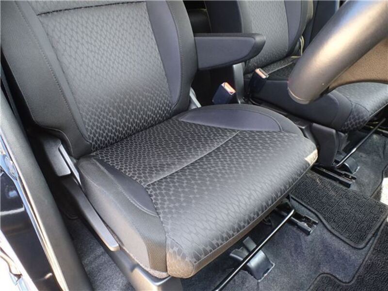 DELICA D2