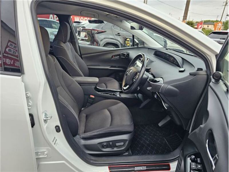 PRIUS PHV