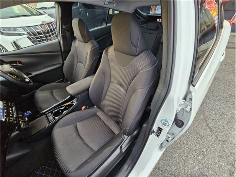 PRIUS PHV