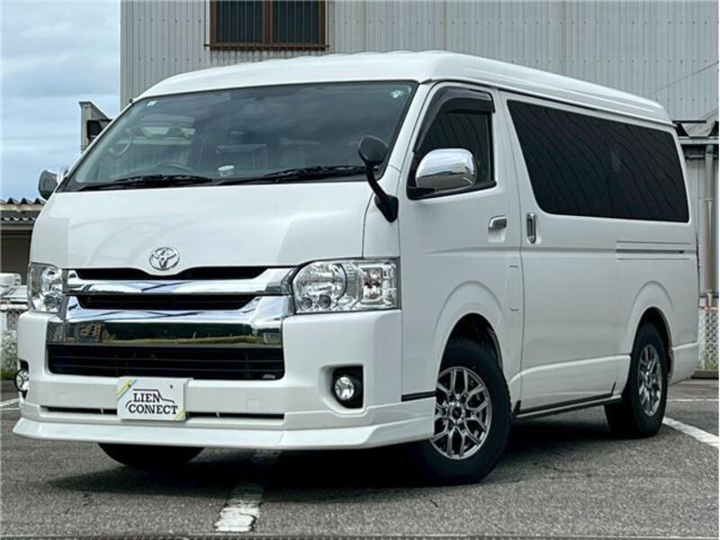 TOYOTA HIACE