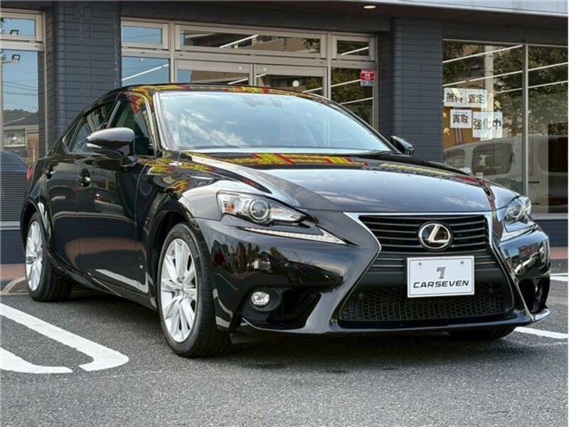 LEXUS IS