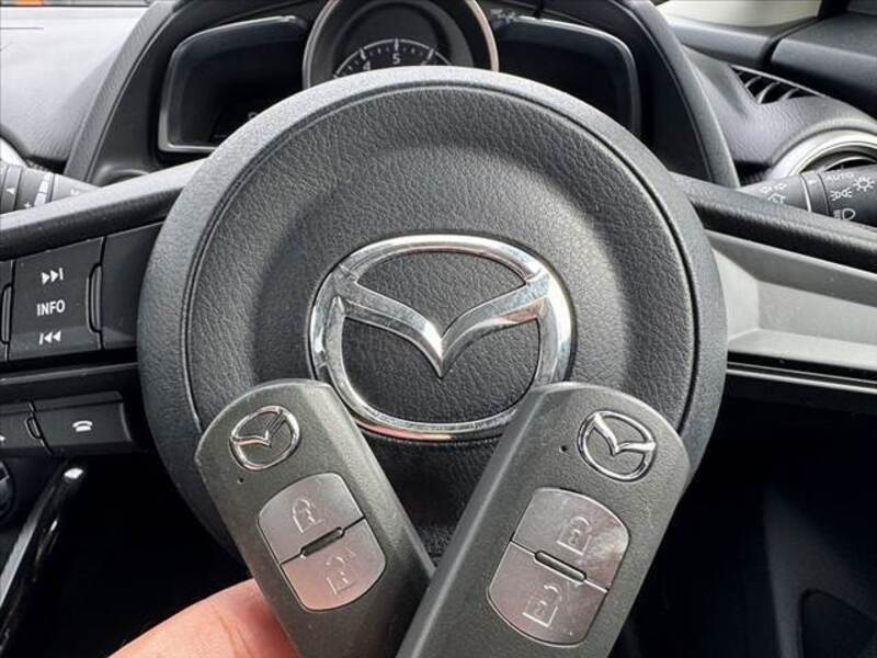 MAZDA2