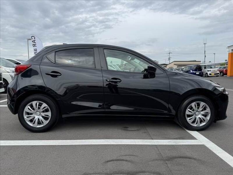 MAZDA2