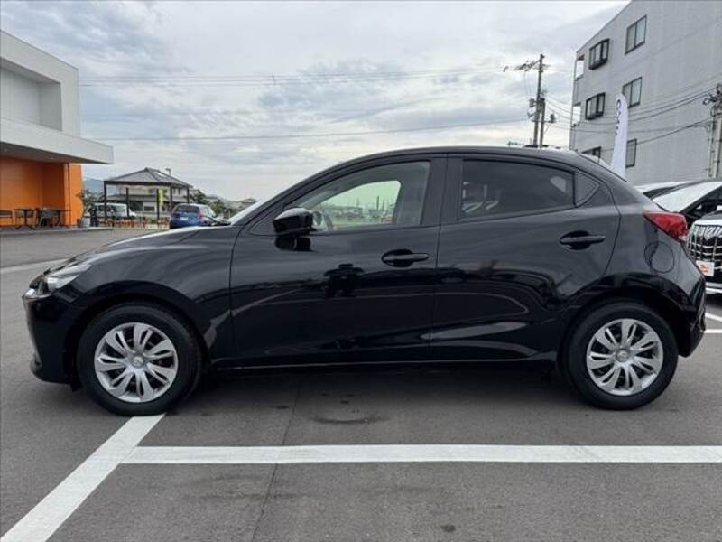 MAZDA2