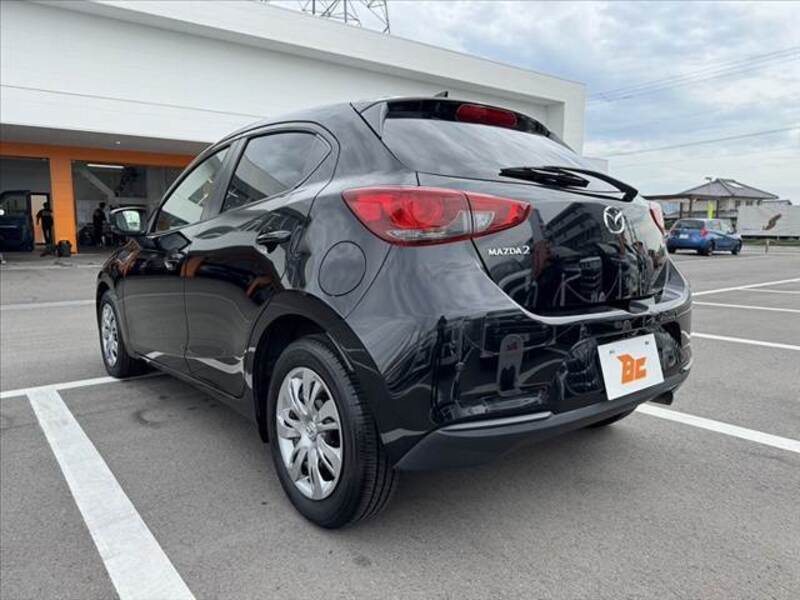 MAZDA2